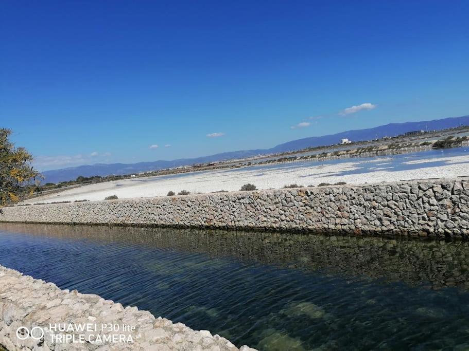 Pop In! Sunny 2Bdr Apt Cagliari Near The Beach Exterior photo