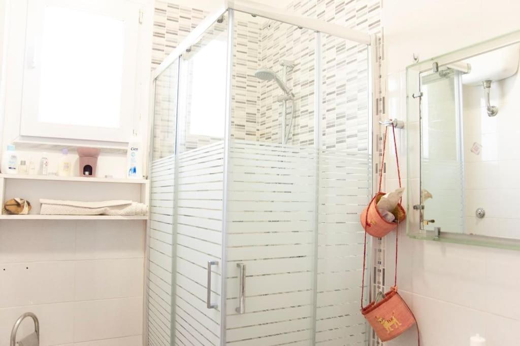 Pop In! Sunny 2Bdr Apt Cagliari Near The Beach Exterior photo