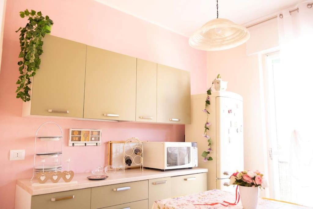 Pop In! Sunny 2Bdr Apt Cagliari Near The Beach Exterior photo